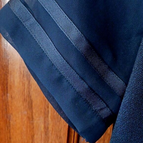 Banana Republic Stretch Crepe Top with Sheer Short Sleeves with Grosgrain XSMALL - Picture 4 of 9